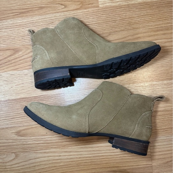 UGG Aureo II Suede Ankle Boot Booties Chestnut/Tan | Women's Size 8 - Picture 2 of 8